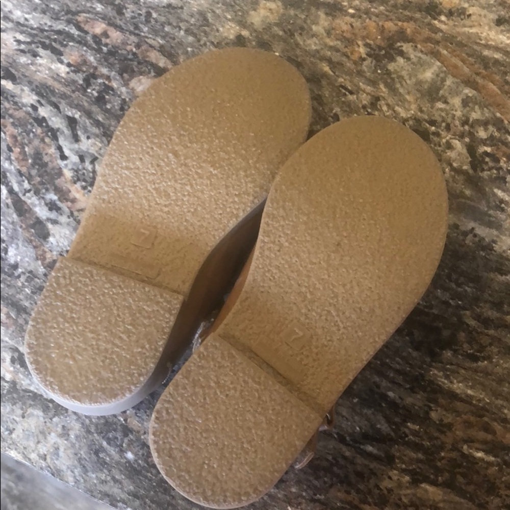 Shoes - Picture 3 of 4